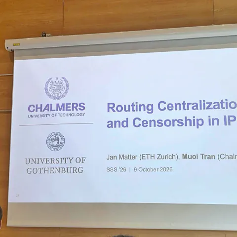 Muoi presenting IPFS and its routing centralization issues